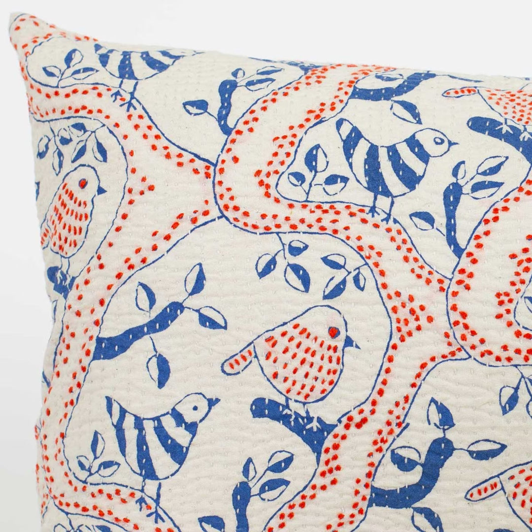 A world of craft Sofakissen Quilt Sofakissen - Vögel blau rot 30 x 50 cm bei Nauli and Stories