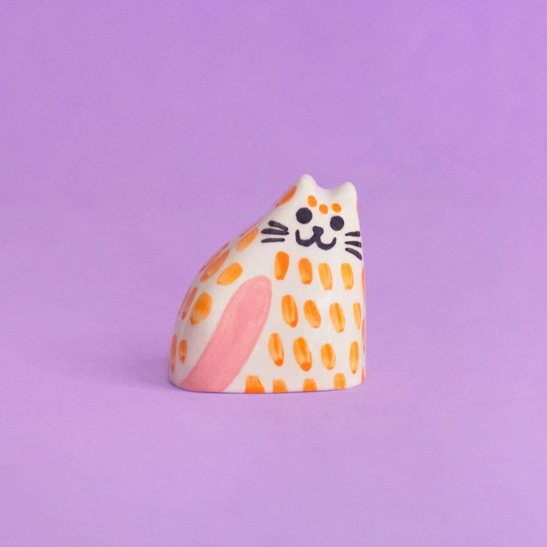 Ana Seixas Skulptur Kleine Keramikskulptur  |  Katze orange rosa bei Nauli and Stories