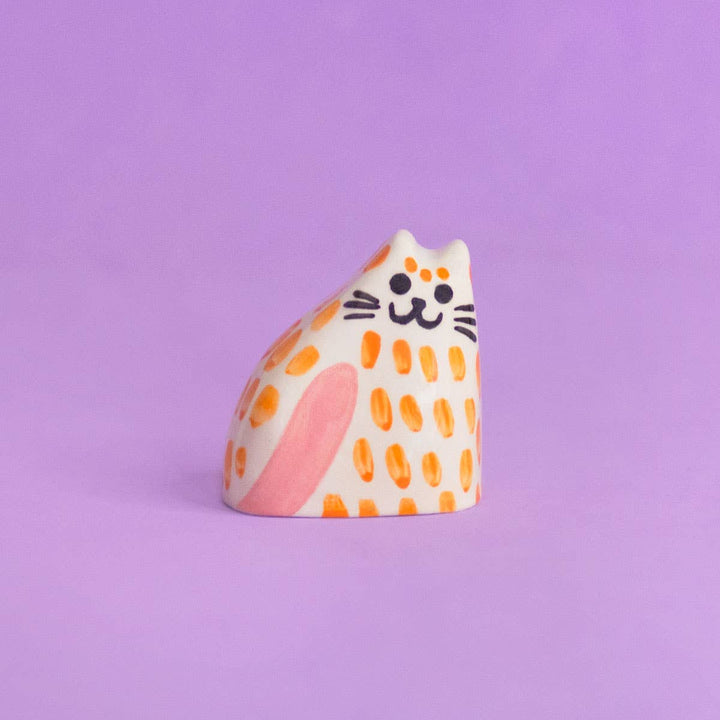 Ana Seixas Skulptur Kleine Keramikskulptur  |  Katze orange rosa bei Nauli and Stories