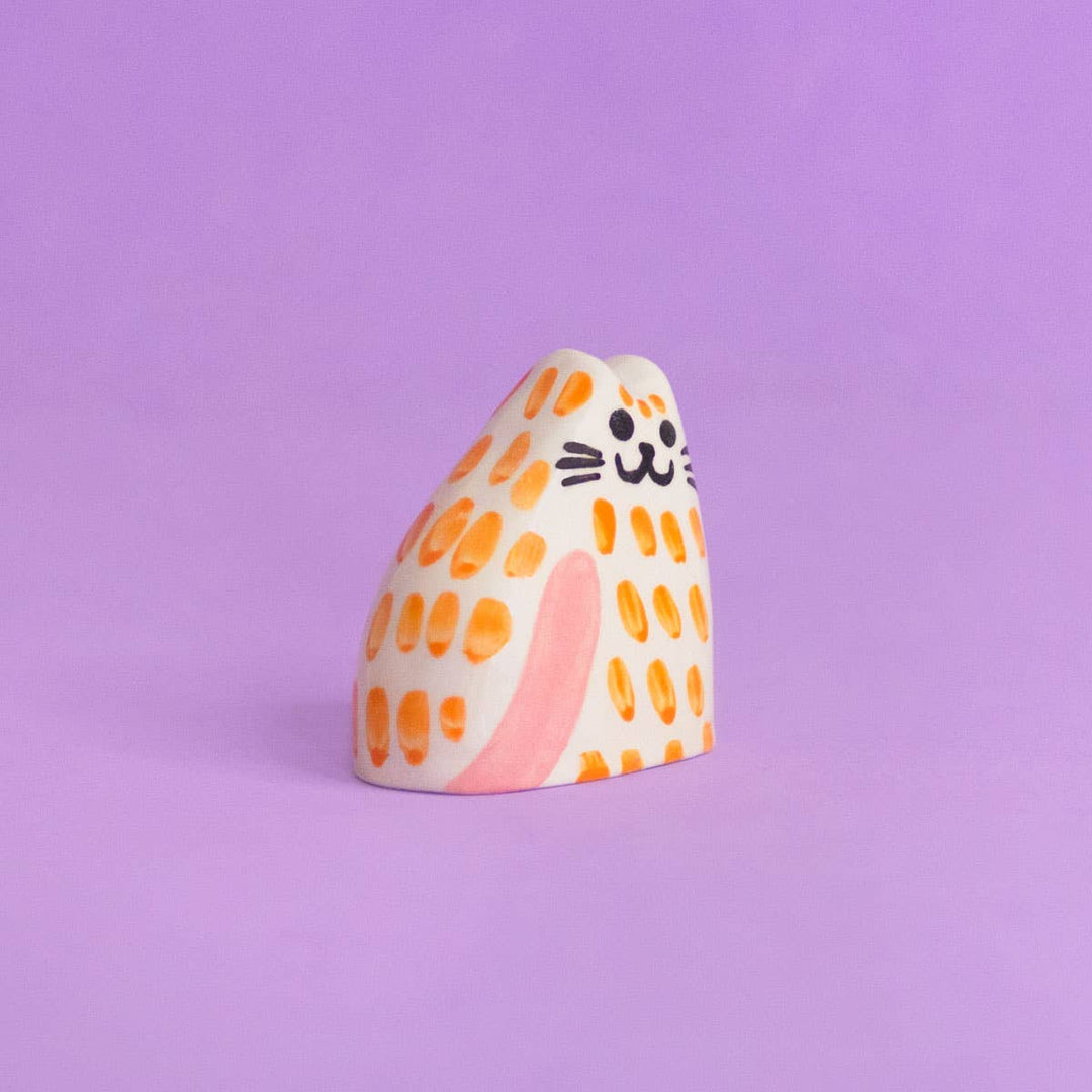 Ana Seixas Skulptur Kleine Keramikskulptur  |  Katze orange rosa bei Nauli and Stories