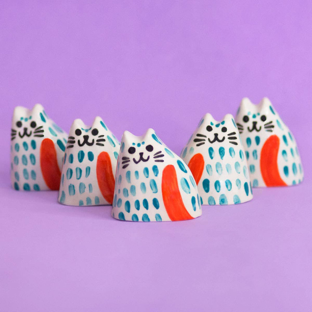 Ana Seixas Skulptur Kleine Keramikskulptur  |  Katze türkis orange bei Nauli and Stories