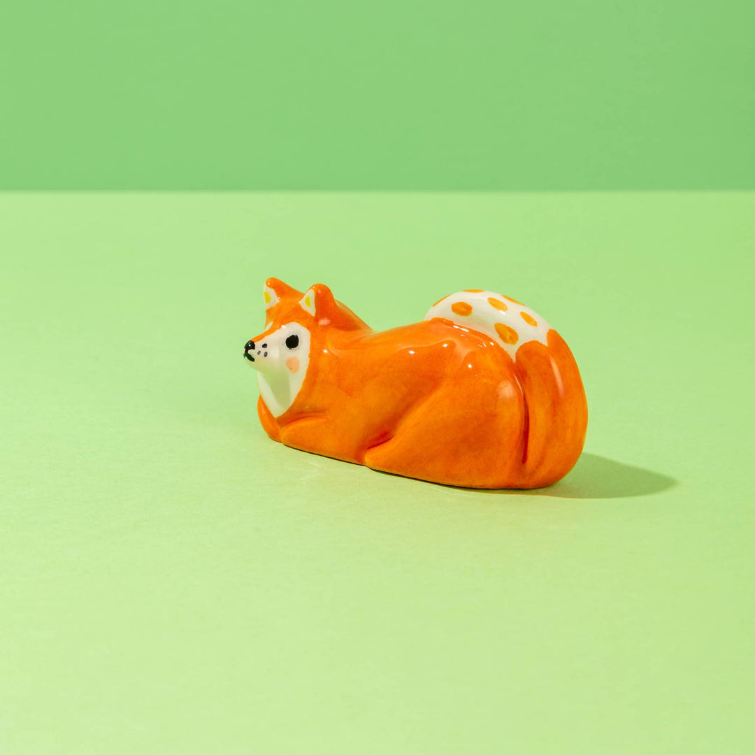 Ana Seixas Skulptur Kleine Keramikskulptur  |  Orangener Fuchs bei Nauli and Stories