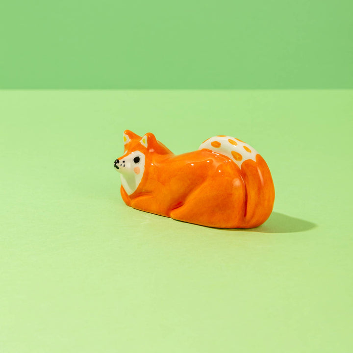 Ana Seixas Skulptur Kleine Keramikskulptur  |  Orangener Fuchs bei Nauli and Stories