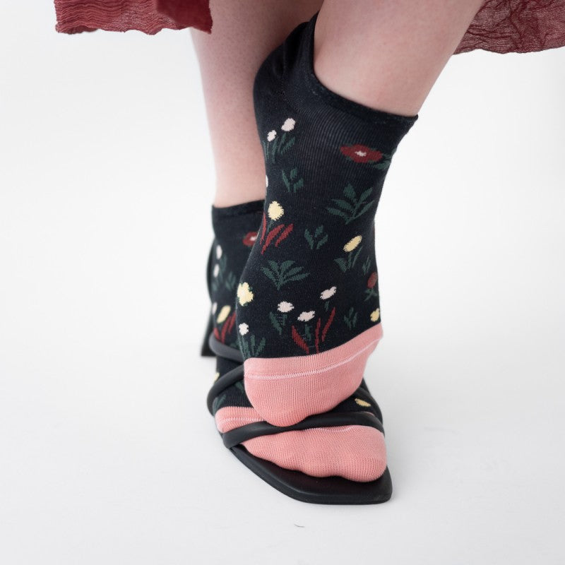 Bonne Maison Socken Ankle sock Seedlings Dark bei Nauli and Stories