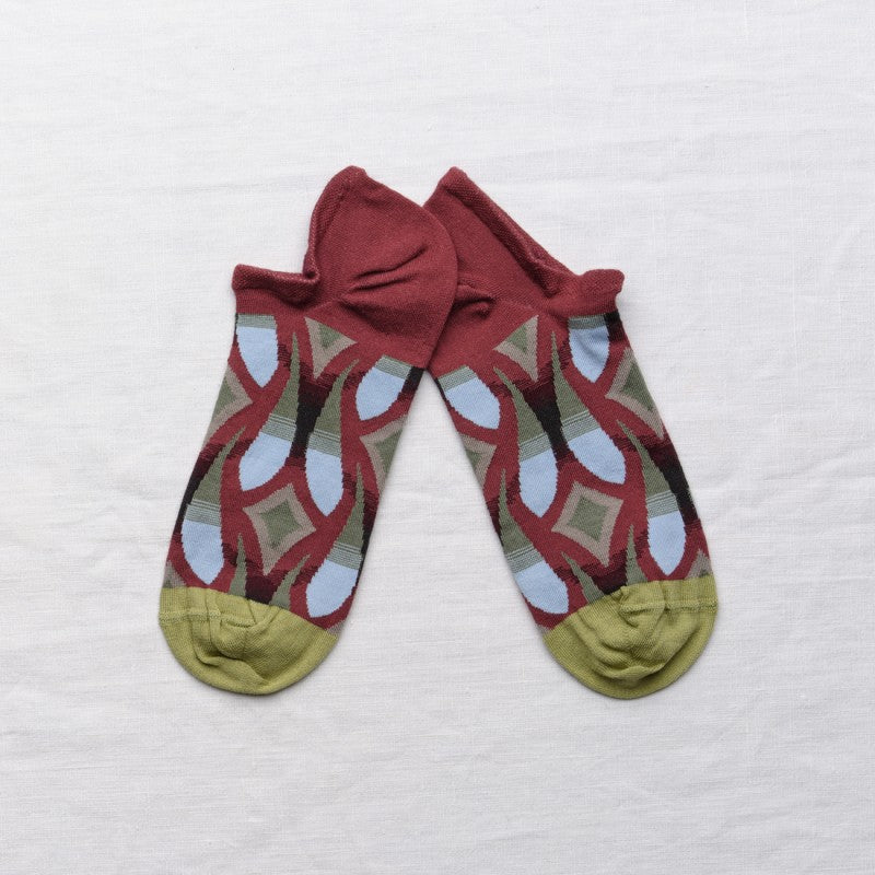 Bonne Maison Socken Ankle socks Art Deco Old Burgundy bei Nauli and Stories