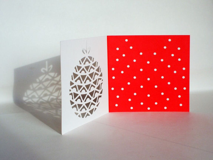 cut & make Hochzeitskarte Christbaumkugel -  Cut Out Karte bei Nauli and Stories