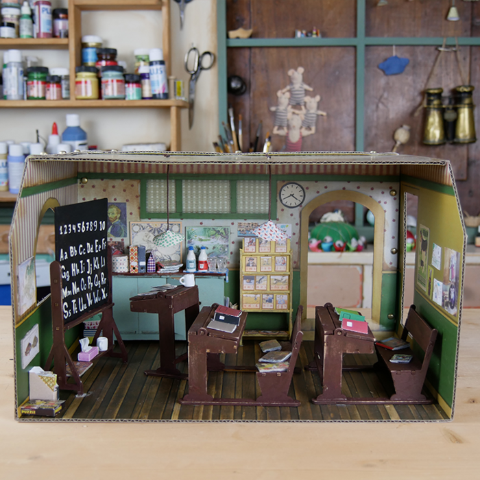 Das Mäusehaus Puppenhausmöbel Das Mäusehaus Möbelset Klassenzimmer bei Nauli and Stories