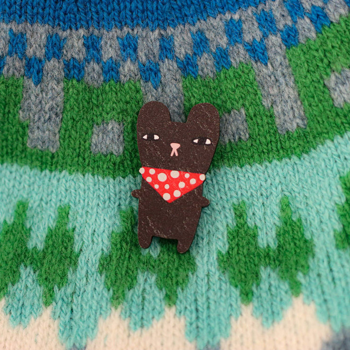 Donna Wilson Bibi Bear Pin Badge bei Nauli and Stories