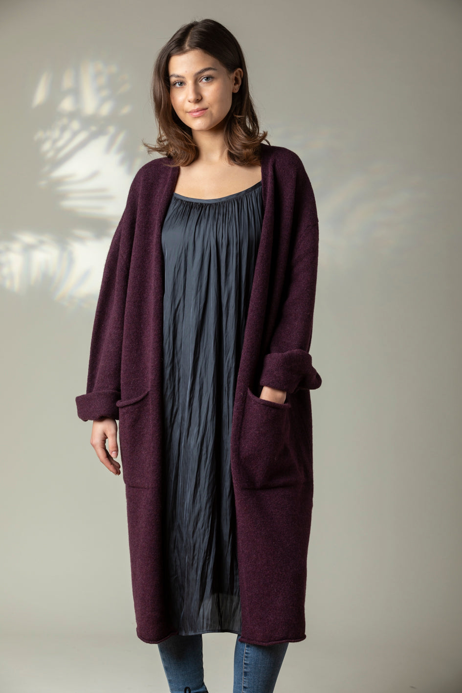 Eribé Strickmantel Strickmantel  Corry Long Cardigan Blackgrape bei Nauli and Stories