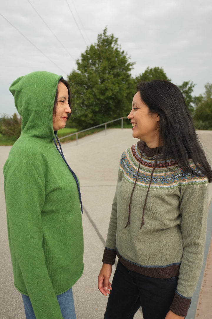 Eribé Pullover Damenpullover mit Kapuze Alpine Willow bei Nauli and Stories