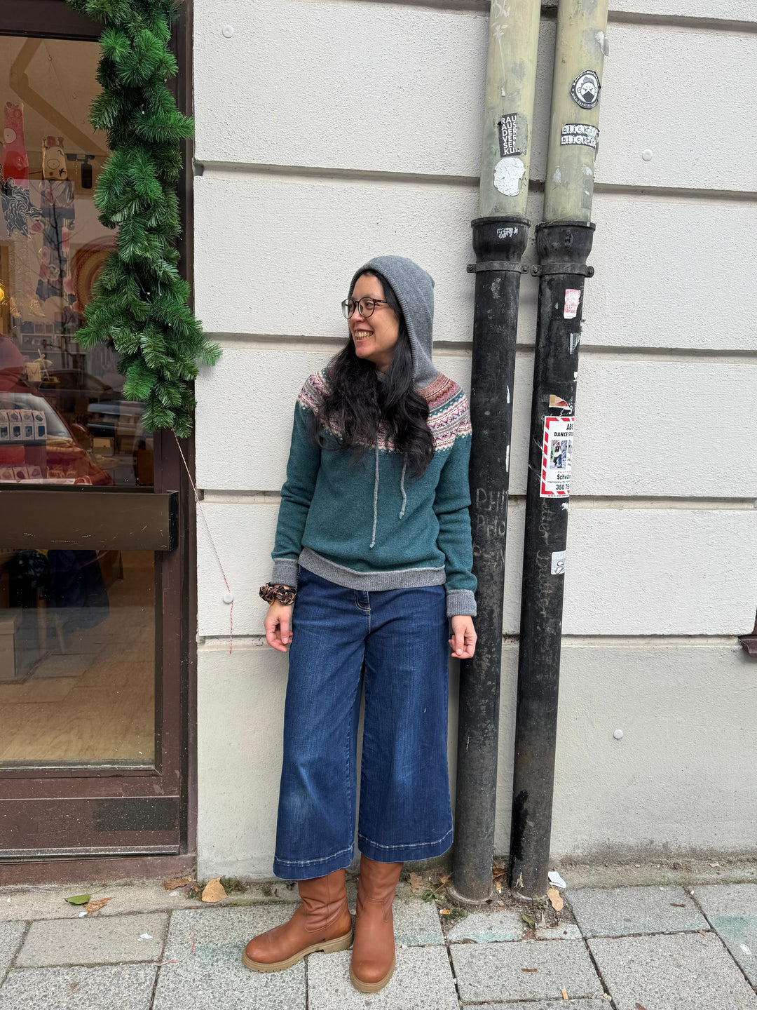 Eribé Pullover Damenpullover mit Kapuze Lugano bei Nauli and Stories
