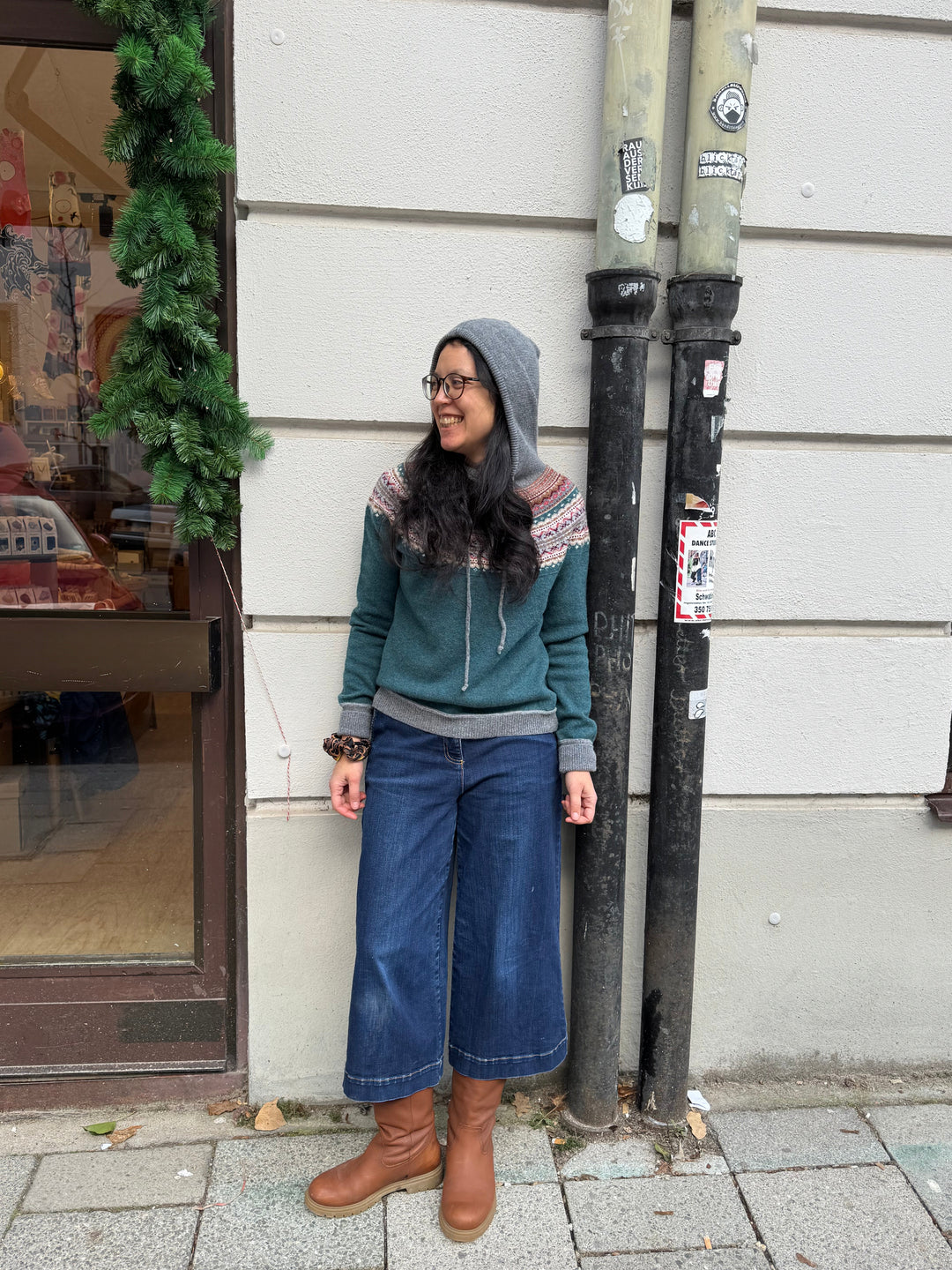 Eribé Pullover Damenpullover mit Kapuze Lugano bei Nauli and Stories