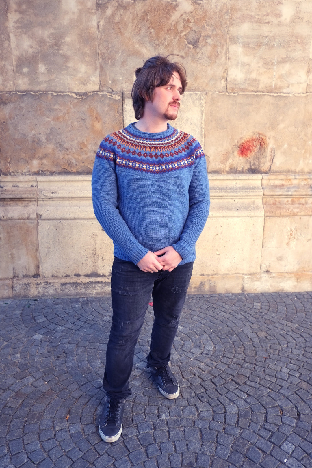 Eribé Pullover Herrenpullover aus reiner Wolle -  blau Stonybrek Sweater Spike bei Nauli and Stories