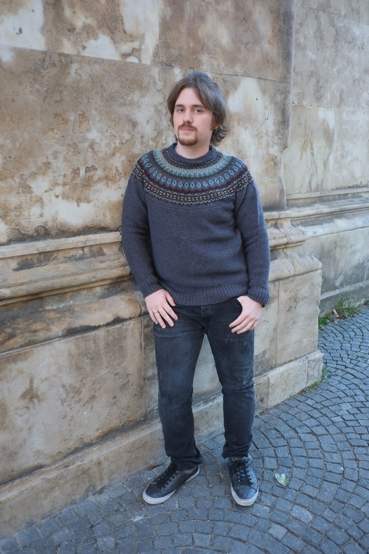 Eribé Pullover Herrenpullover aus reiner Wolle  graubraun - Stonybrek Sweater Selkie bei Nauli and Stories