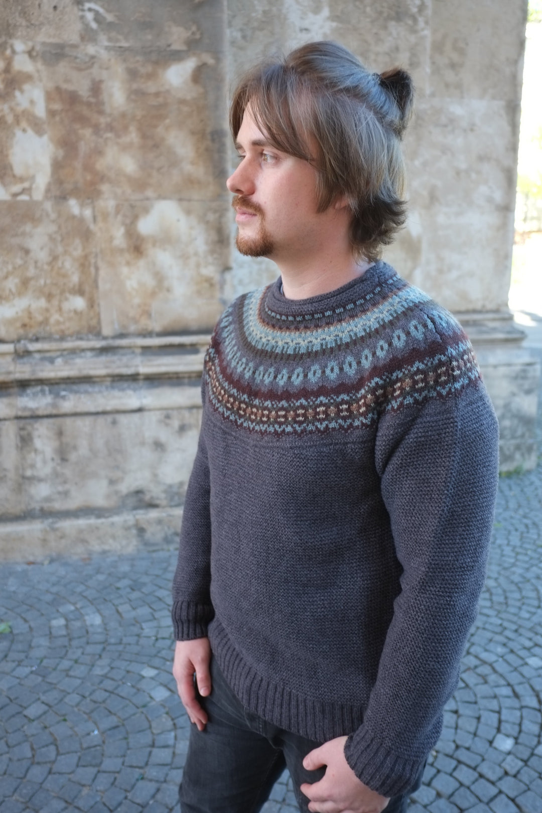 Eribé Pullover Herrenpullover aus reiner Wolle  graubraun - Stonybrek Sweater Selkie bei Nauli and Stories