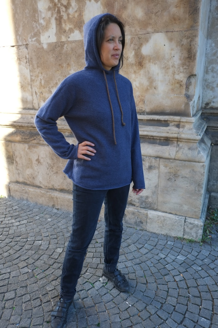 Eribé Pullover Unisex- Pullover mit Kapuze Rhapsody bei Nauli and Stories