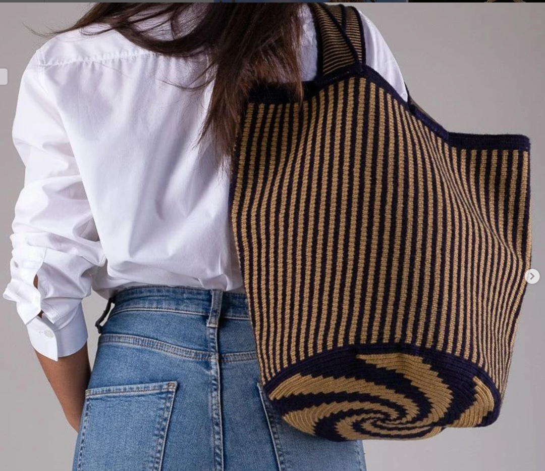 Guajii Tote Bag Runde Tote Bag - kaki dunkelblau bei Nauli and Stories