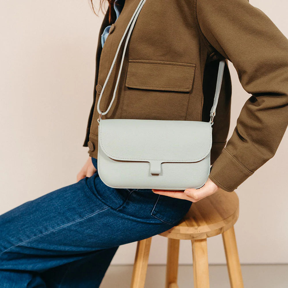 Keecie Handtasche Lederhandtasche Wild Swan - dusty green hellblau bei Nauli and Stories