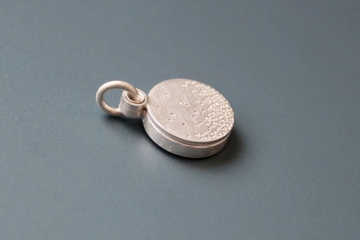 Mabotte Medaillon Medaillon aus Silber Luftblasen von Mabotte 14mm bei Nauli and Stories