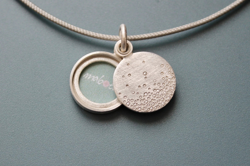 Mabotte Medaillon Medaillon aus Silber Luftblasen von Mabotte 14mm bei Nauli and Stories