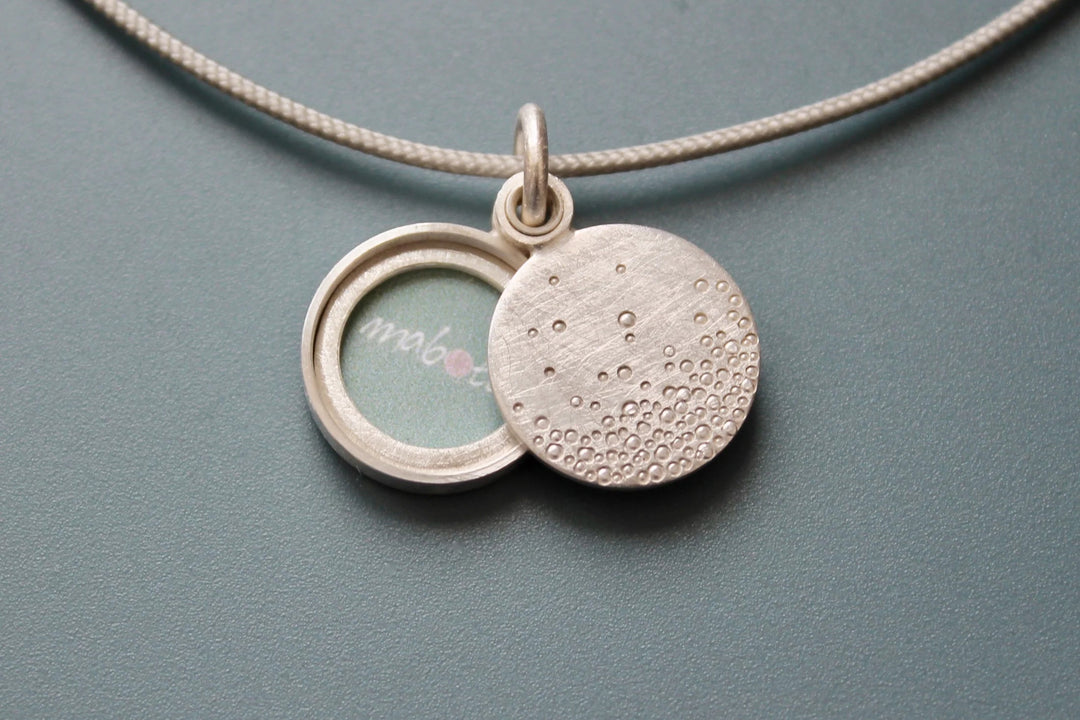 Mabotte Medaillon Medaillon aus Silber Luftblasen von Mabotte 14mm bei Nauli and Stories