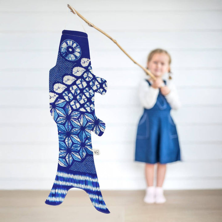 MADAME MO Koinoboi | Windsack Koinobori Deep Shibori (S) - Fisch Windsocke bei Nauli and Stories