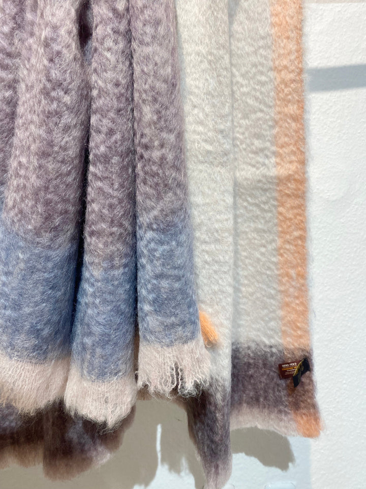 Mantas Ezcaray Sofadecke Mohair Decke ROZCO 130 x 200cm in Erd- und Eisfarben bei Nauli and Stories