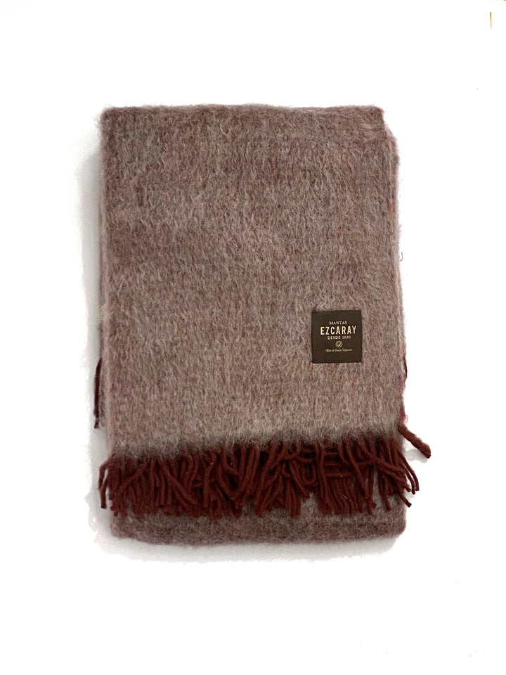 Mantas Ezcaray Sofadecke Mohair Decke - 130 x 200cm - Grau, Rot, Pink, orange bei Nauli and Stories