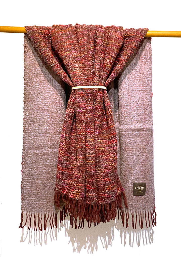 Mantas Ezcaray Sofadecke Mohair Decke - 130 x 200cm - Grau, Rot, Pink, orange bei Nauli and Stories