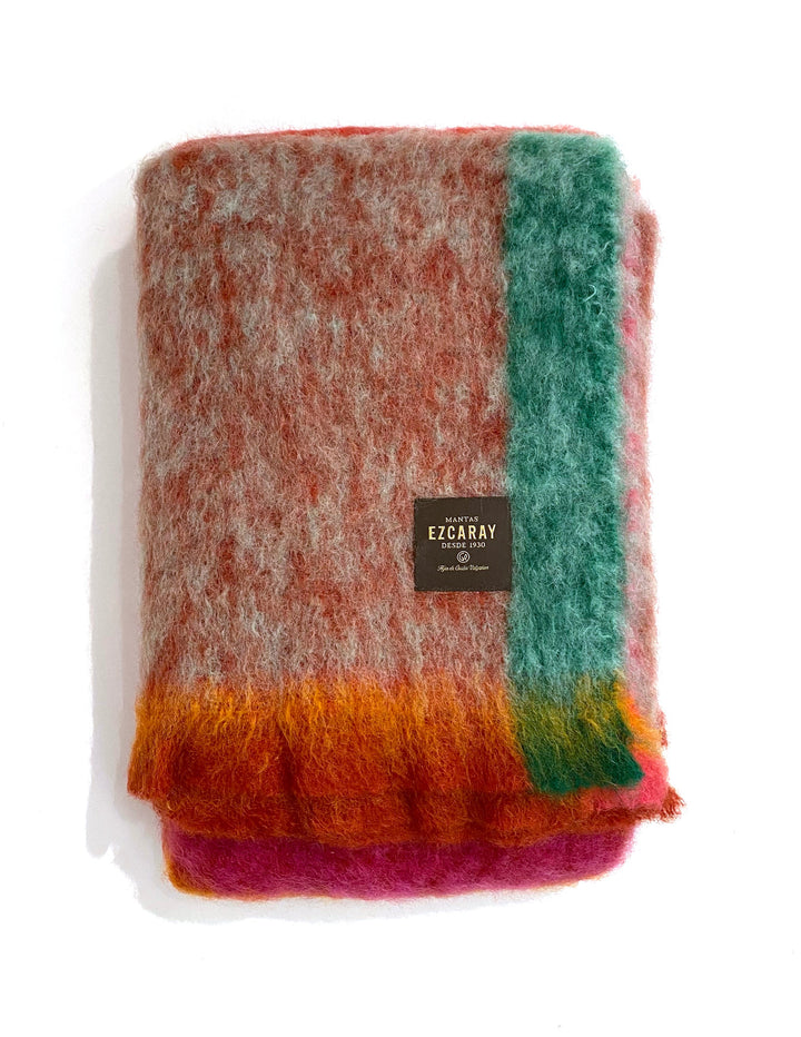 Mantas Ezcaray Sofadecke Mohair Decke ROZCO - rot -  130x200cm bei Nauli and Stories
