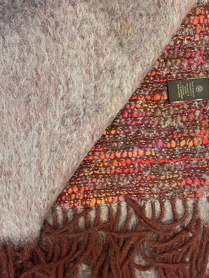Mantas Ezcaray Sofadecke Mohair Decke - 130 x 200cm - Grau, Rot, Pink, orange bei Nauli and Stories