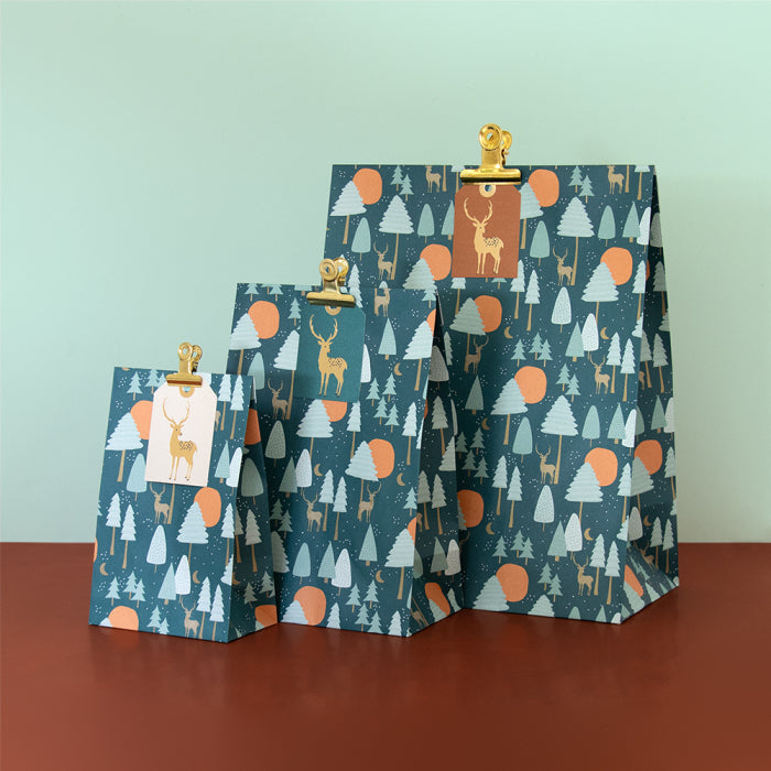 Geschenkverpackung Geschenktüten Geschenktüten Blockbodenbeutel - Weihnachtswald II bei Nauli and Stories