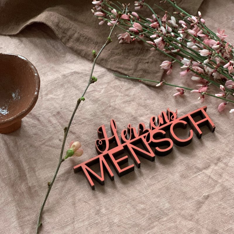 NoGallery Schriftzug Herzensmensch - orangener 3D Schriftzug bei Nauli and Stories