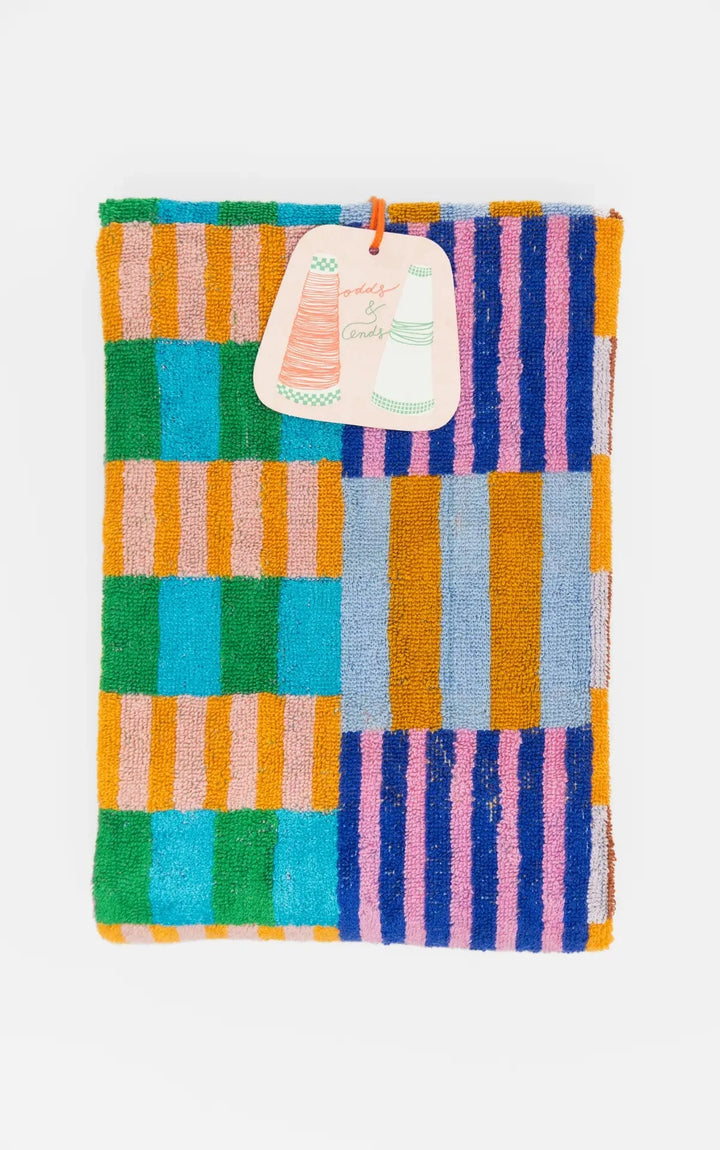 Odds & Ends Handtücher Frottee Badehandtuch #48 tulip quilt 60x120cm bei Nauli and Stories