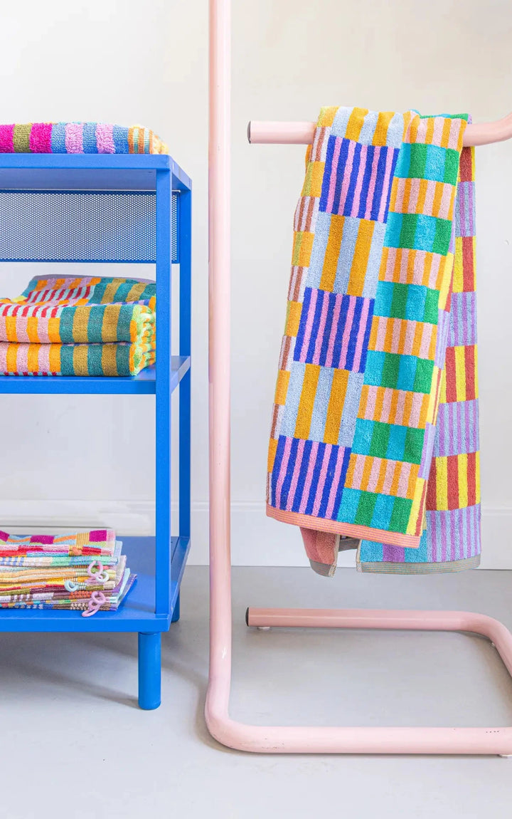 Odds & Ends Handtücher Frottee Badehandtuch #48 tulip quilt 60x120cm bei Nauli and Stories