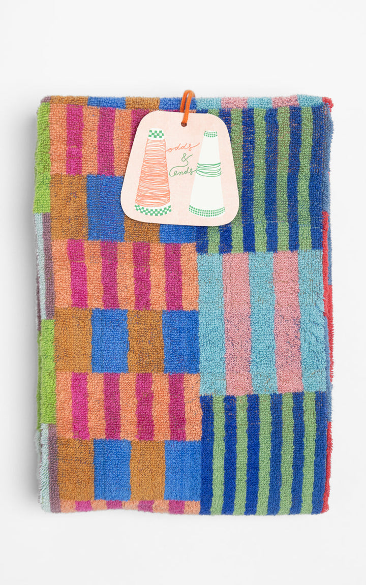 Odds & Ends Handtücher Frottee-Badetuch #73 Tulip Quilt 60x120cm bei Nauli and Stories