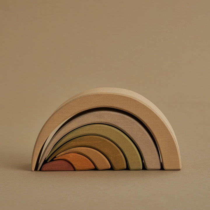 Raduga Grez Holzspielzeug Stapelbogen Biased Rainbow bei Nauli and Stories