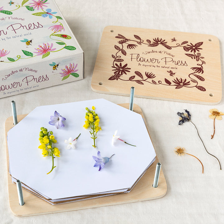 Rex London Spielzeug Blumenpresse bei Nauli and Stories