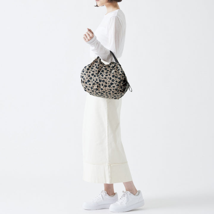 Shupatto Einkaufstasche Shupatto Falttasche S - Paw Marks bei Nauli and Stories