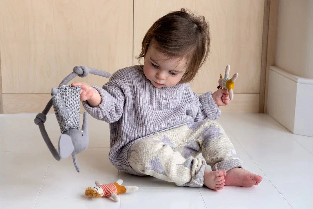 Sophie Home Babyrassel Babyrassel - Puppe bei Nauli and Stories