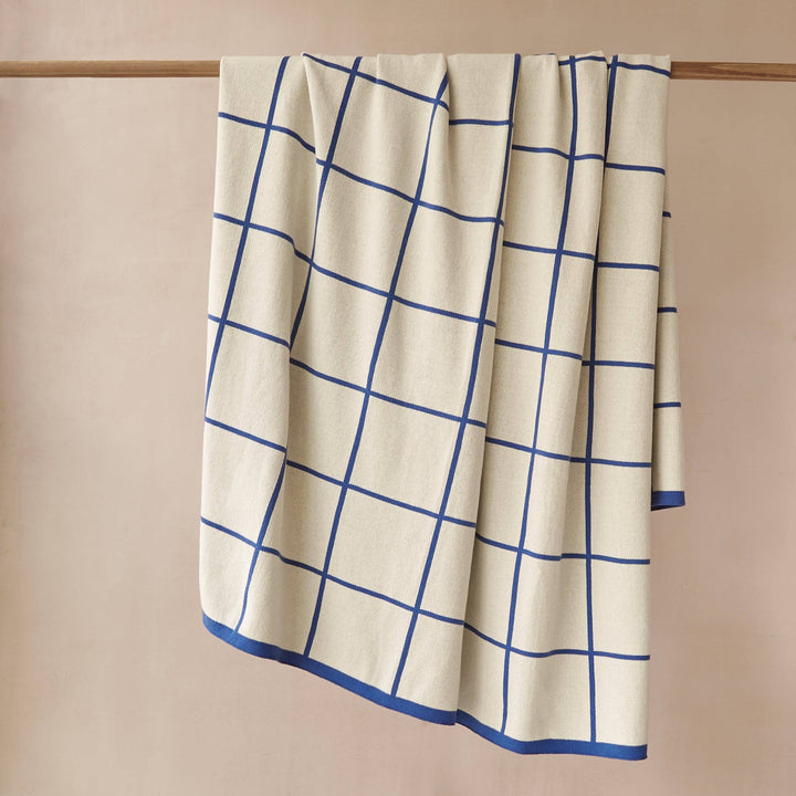 Sophie Home Sofadecke Strickdecke aus Baumwolle, Gitter: Kobaltblau bei Nauli and Stories