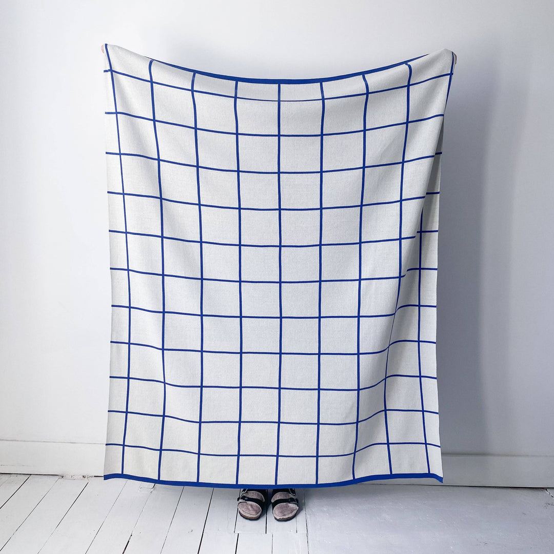 Sophie Home Sofadecke Strickdecke aus Baumwolle, Gitter: Kobaltblau bei Nauli and Stories