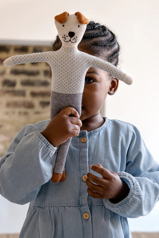 Sophie Home Kuscheltier Gestrickter Hund | gemustert |  Stofftier aus Baumwollgarn bei Nauli and Stories