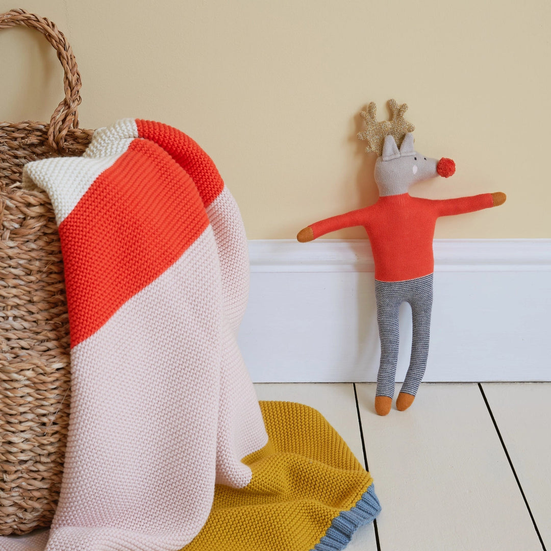 Sophie Home Kuscheltier Gestricktes Rentier | gemustert |  Stofftier aus Baumwollgarn bei Nauli and Stories
