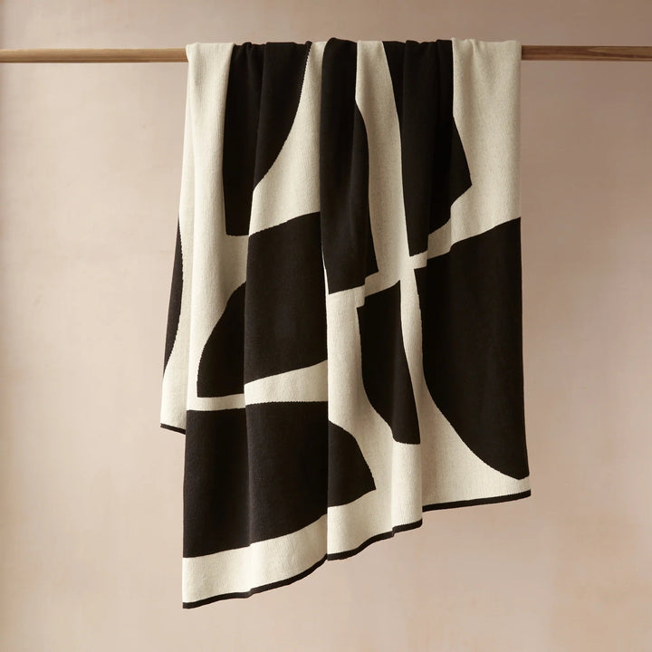 Sophie Home Sofadecke Sofadecke aus Baumwolle - Bruten Black - schwarz weiß bei Nauli and Stories