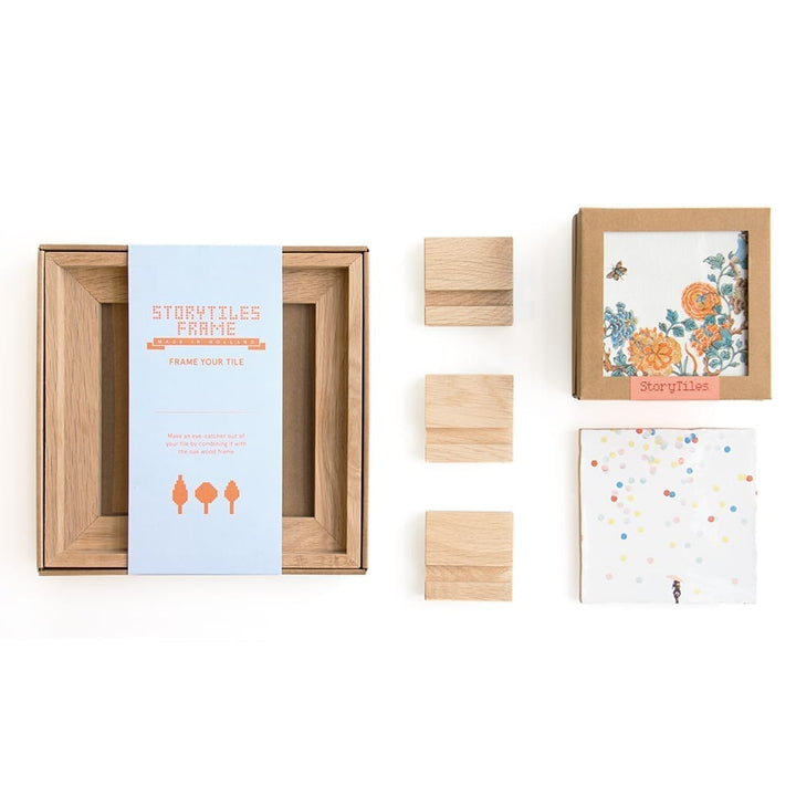 StoryTiles StoryTiles Rahmen & Ständer StoryTiles Ständer aus Holz bei Nauli and Stories