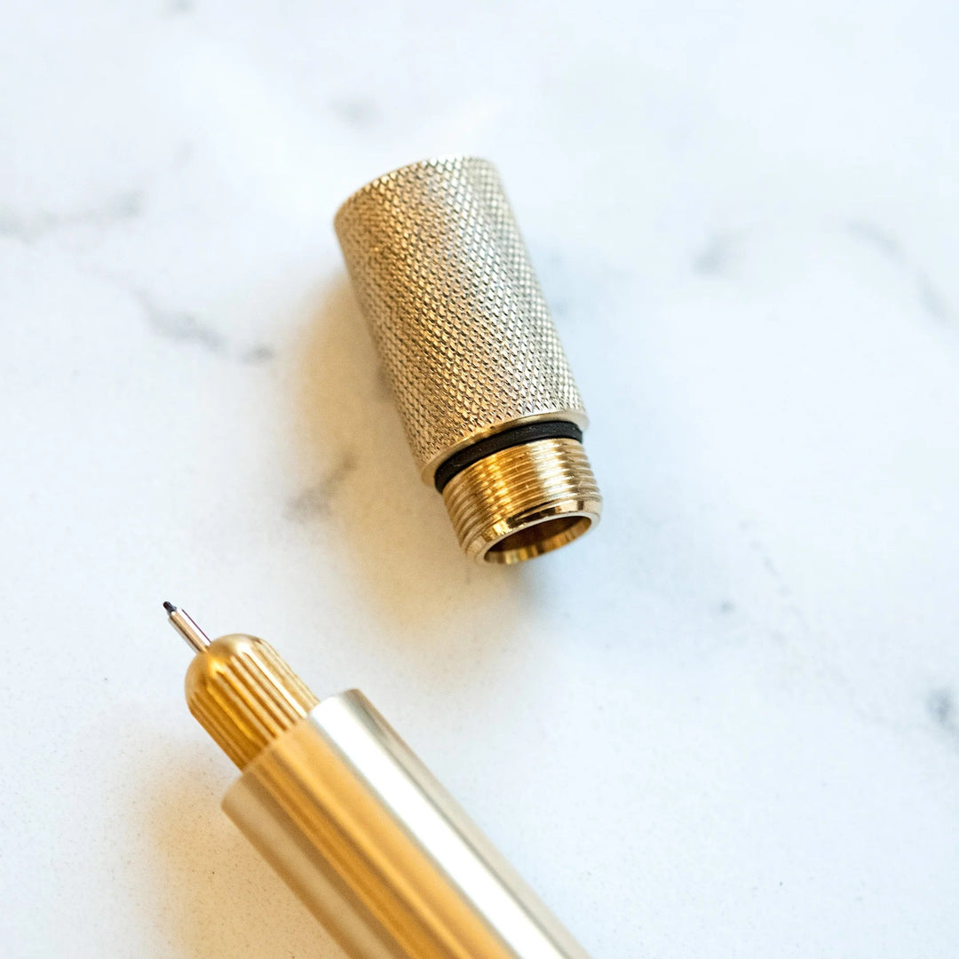 Tom's Studio Fineliner Lumos Brass: Special Edition - Refillable - Fineliner, Filzstift, Brushpen bei Nauli and Stories