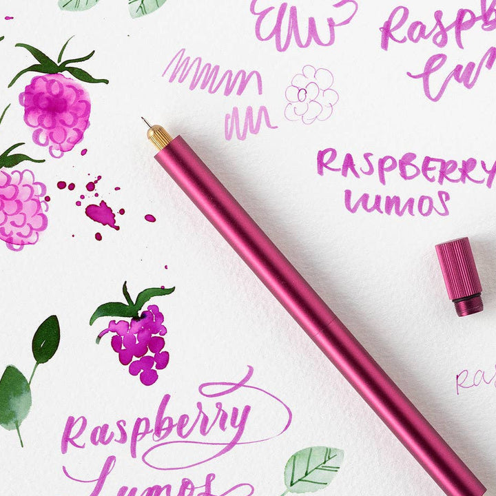 Tom's Studio Fineliner Lumos Pro - Refillable Multi-Tip Pen: Raspberry / Single Tip bei Nauli and Stories