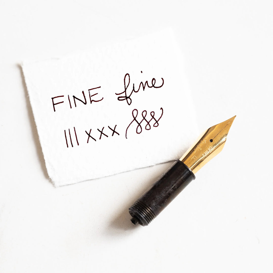 Tom's Studio Füller The Studio Pocket Fountain Pen 2.0: Black mit Fine Feder bei Nauli and Stories