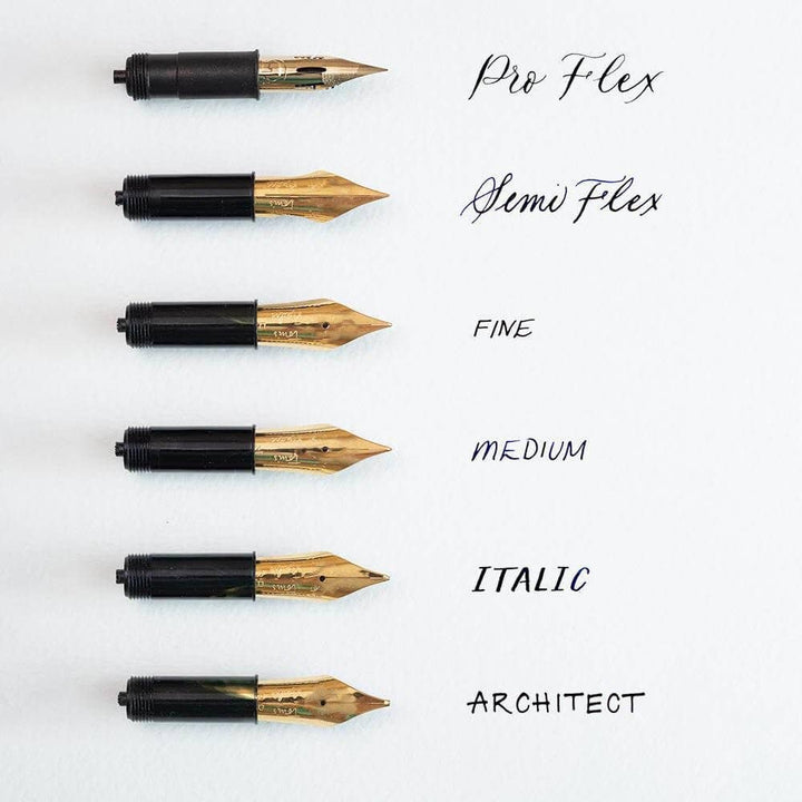Tom's Studio Füller The Studio Pocket Fountain Pen 2.0: Blush mit Feder Fine bei Nauli and Stories